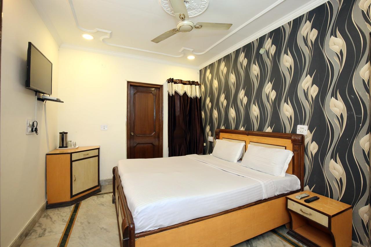 Capital O 10990 Hotel Gobind Regency Zirakpur エクステリア 写真