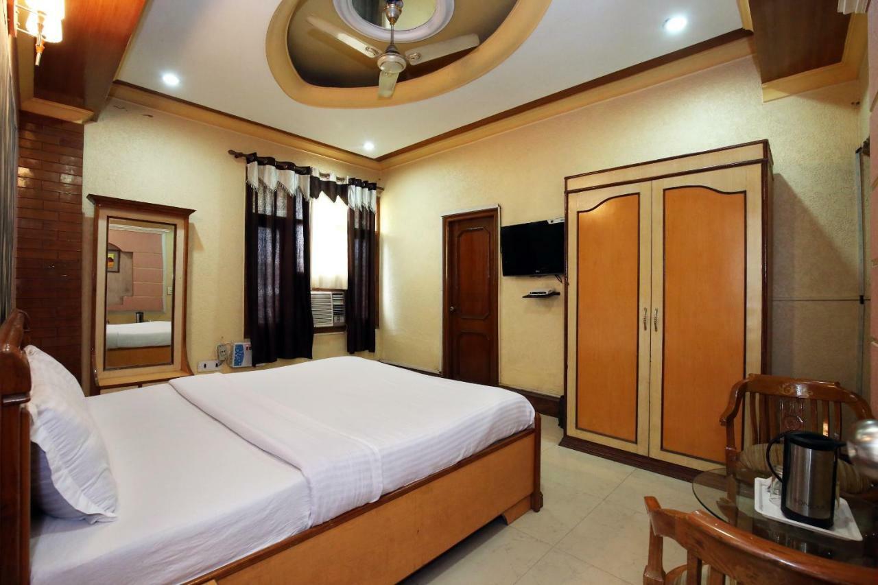 Capital O 10990 Hotel Gobind Regency Zirakpur エクステリア 写真