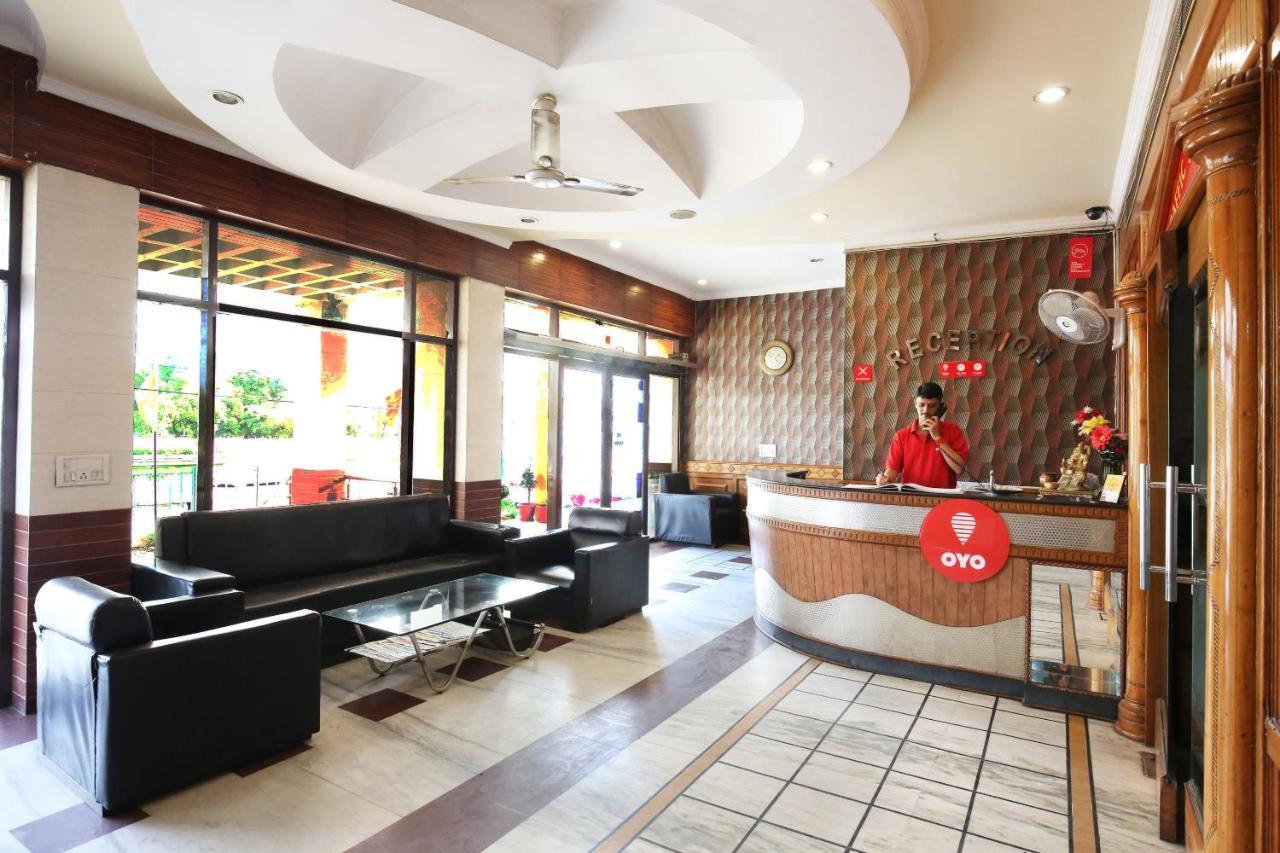 Capital O 10990 Hotel Gobind Regency Zirakpur エクステリア 写真