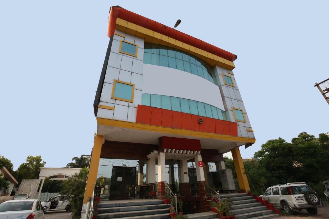 Capital O 10990 Hotel Gobind Regency Zirakpur エクステリア 写真
