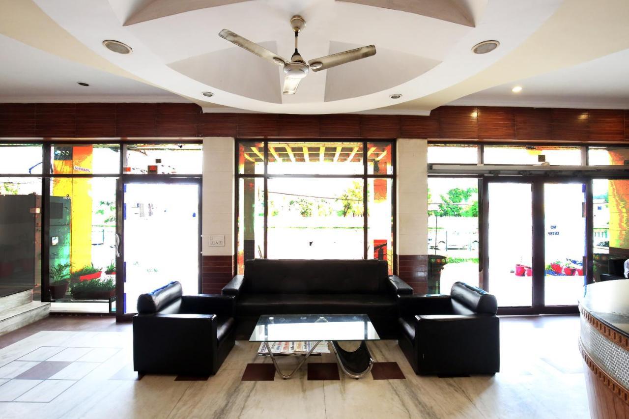 Capital O 10990 Hotel Gobind Regency Zirakpur エクステリア 写真