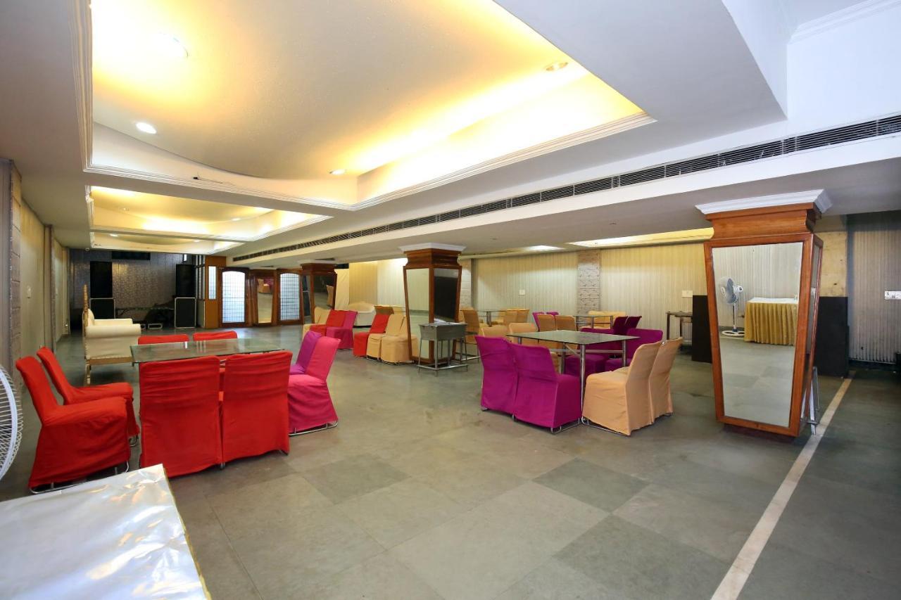 Capital O 10990 Hotel Gobind Regency Zirakpur エクステリア 写真